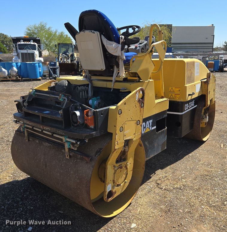 image for item EC0872 2004 Caterpillar CB-334E double drum vibratory roller