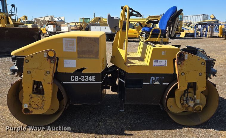 image for item EC0872 2004 Caterpillar CB-334E double drum vibratory roller
