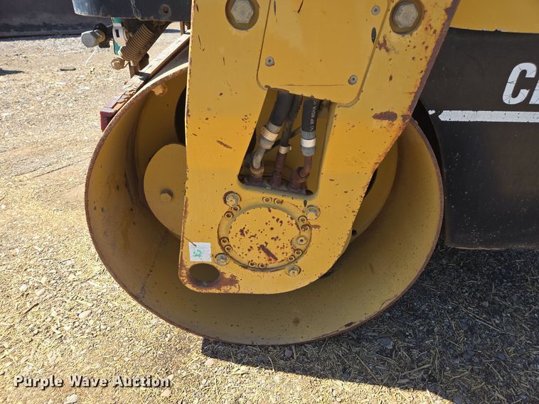 image for item EC0872 2004 Caterpillar CB-334E double drum vibratory roller
