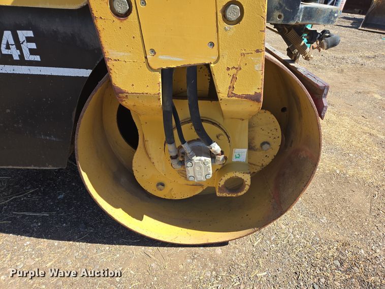 image for item EC0872 2004 Caterpillar CB-334E double drum vibratory roller