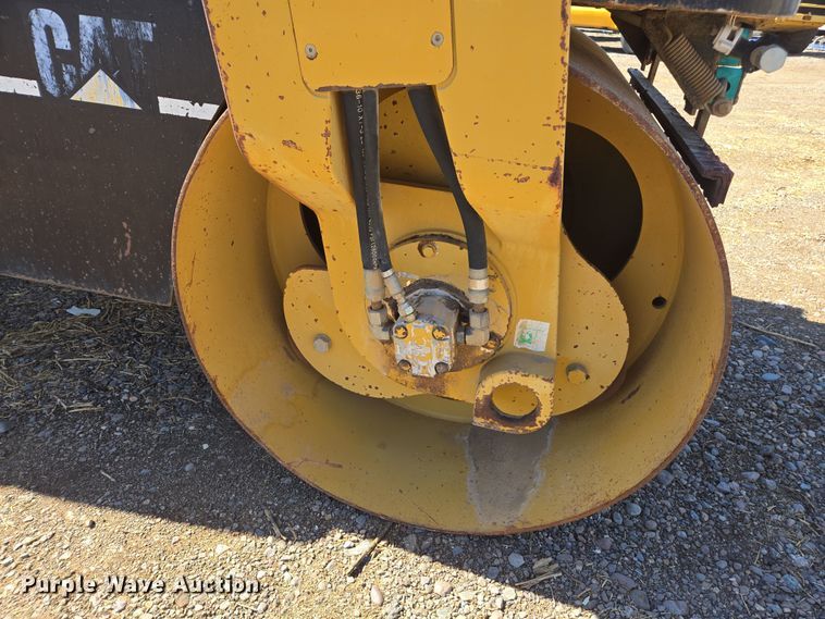 image for item EC0872 2004 Caterpillar CB-334E double drum vibratory roller