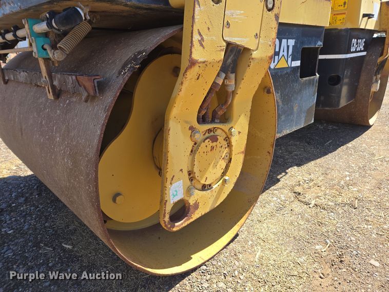 image for item EC0872 2004 Caterpillar CB-334E double drum vibratory roller
