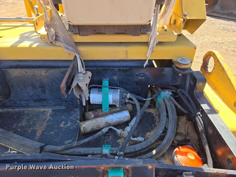 image for item EC0872 2004 Caterpillar CB-334E double drum vibratory roller