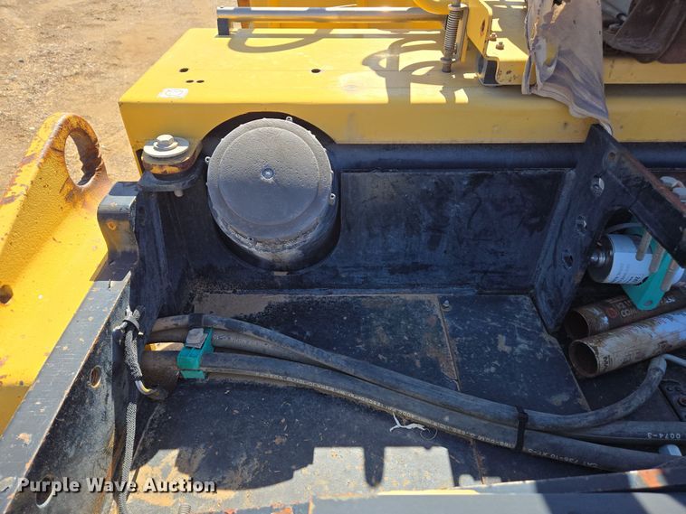 image for item EC0872 2004 Caterpillar CB-334E double drum vibratory roller