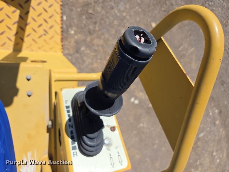 image for item EC0872 2004 Caterpillar CB-334E double drum vibratory roller