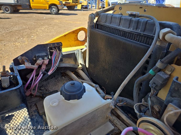 image for item EC0872 2004 Caterpillar CB-334E double drum vibratory roller