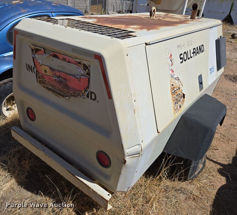 image for item EC0875 1994 Ingersoll-Rand P185DWJD air compressor
