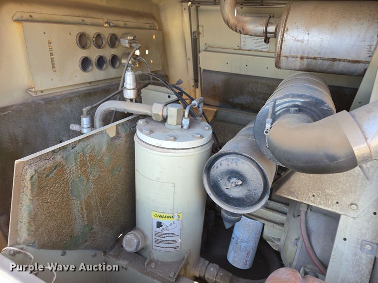 image for item EC0875 1994 Ingersoll-Rand P185DWJD air compressor