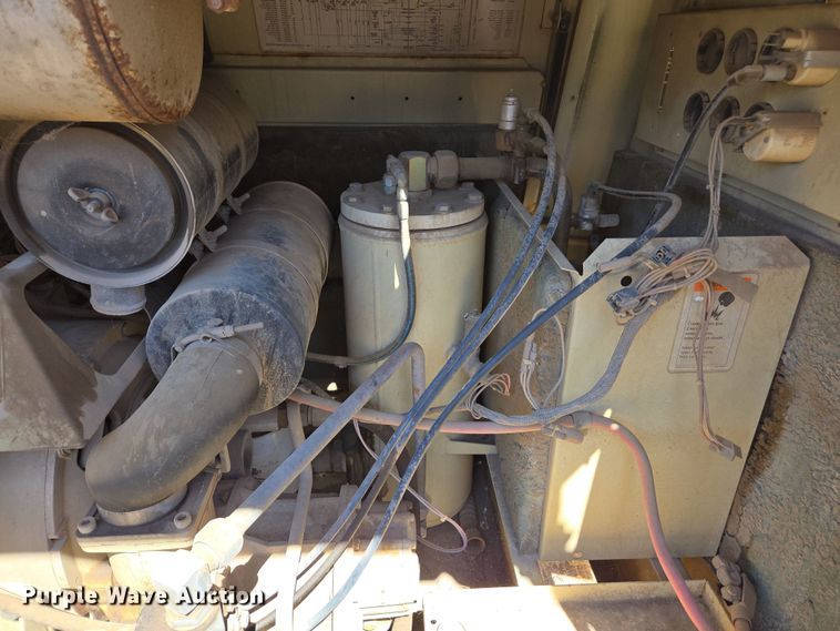 image for item EC0875 1994 Ingersoll-Rand P185DWJD air compressor