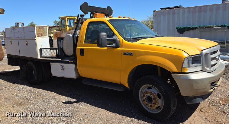 image for item EC0876 2002 Ford F450 Super Duty XL flatbed truck