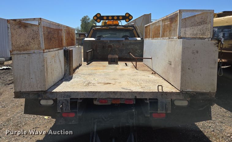 image for item EC0876 2002 Ford F450 Super Duty XL flatbed truck