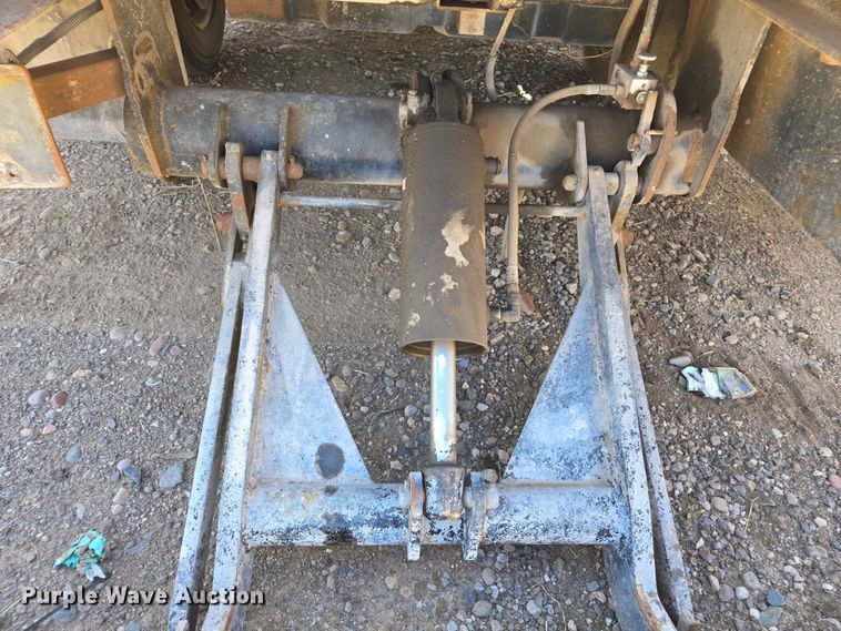 image for item EC0876 2002 Ford F450 Super Duty XL flatbed truck