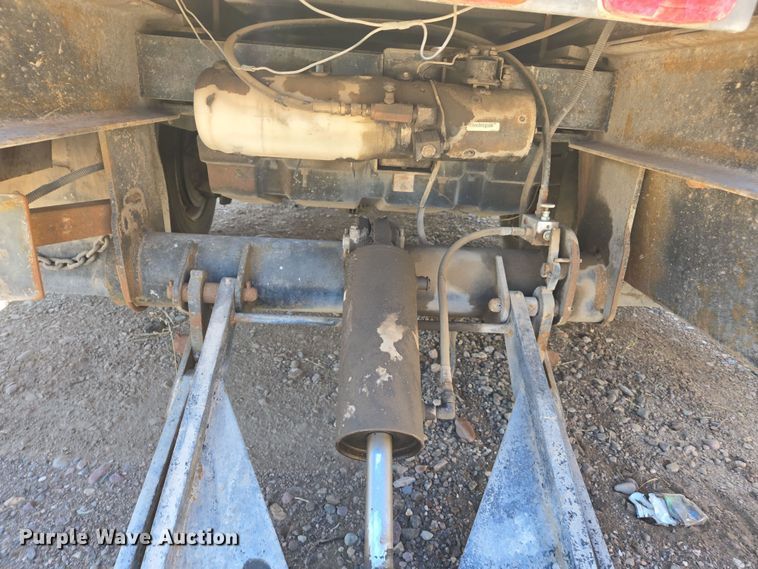 image for item EC0876 2002 Ford F450 Super Duty XL flatbed truck