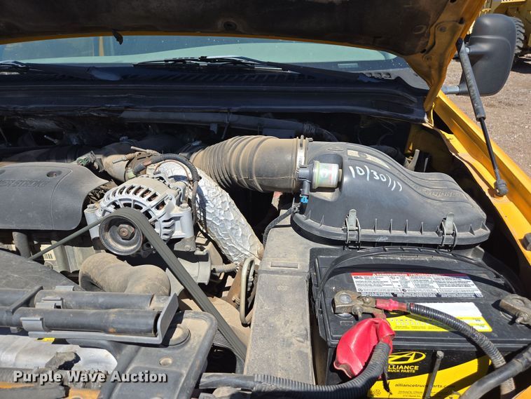 image for item EC0876 2002 Ford F450 Super Duty XL flatbed truck