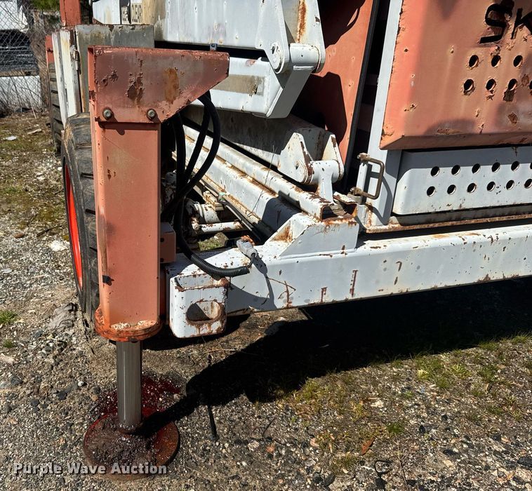 image for item EC3502 2000 Skyjack SJ9250 scissor lift