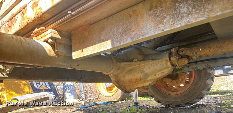 image for item EC3502 2000 Skyjack SJ9250 scissor lift