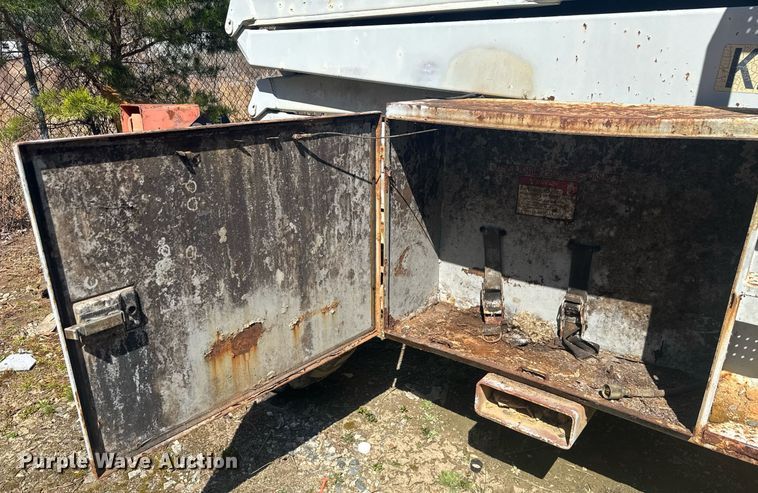 image for item EC3502 2000 Skyjack SJ9250 scissor lift