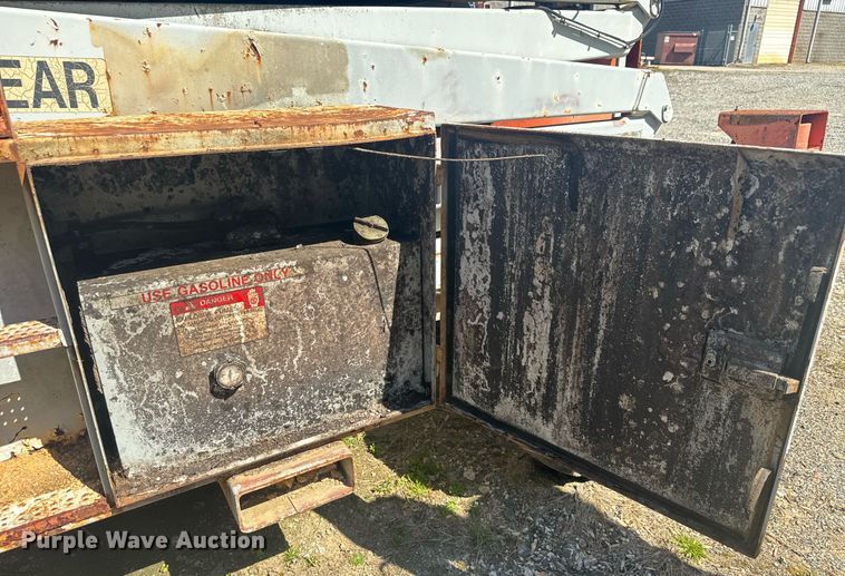 image for item EC3502 2000 Skyjack SJ9250 scissor lift