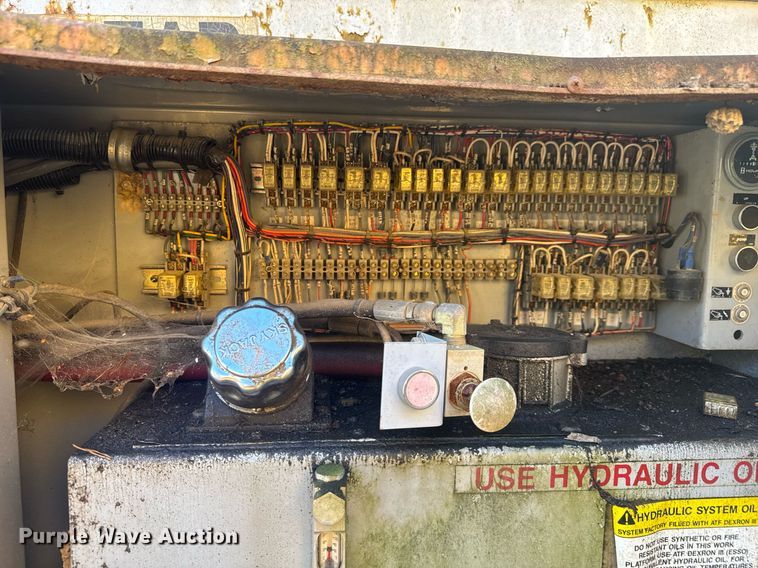 image for item EC3502 2000 Skyjack SJ9250 scissor lift