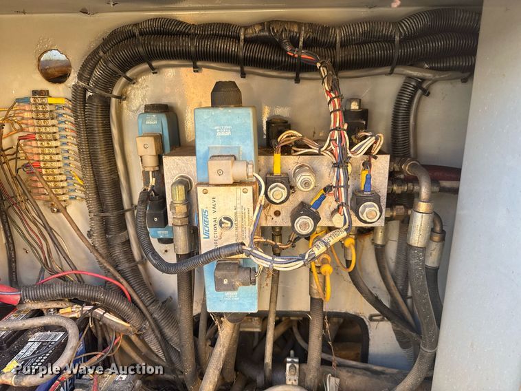 image for item EC3502 2000 Skyjack SJ9250 scissor lift