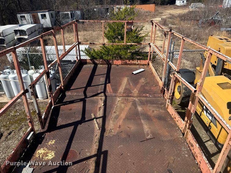 image for item EC3502 2000 Skyjack SJ9250 scissor lift