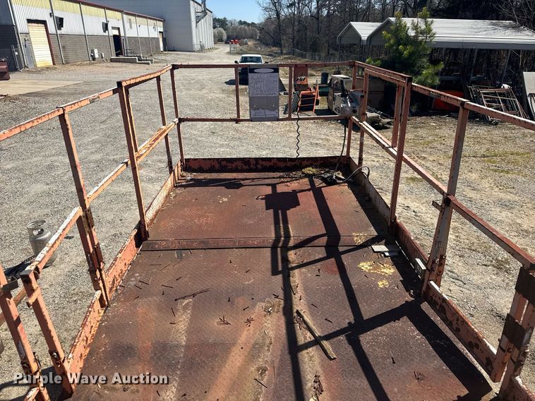 image for item EC3502 2000 Skyjack SJ9250 scissor lift