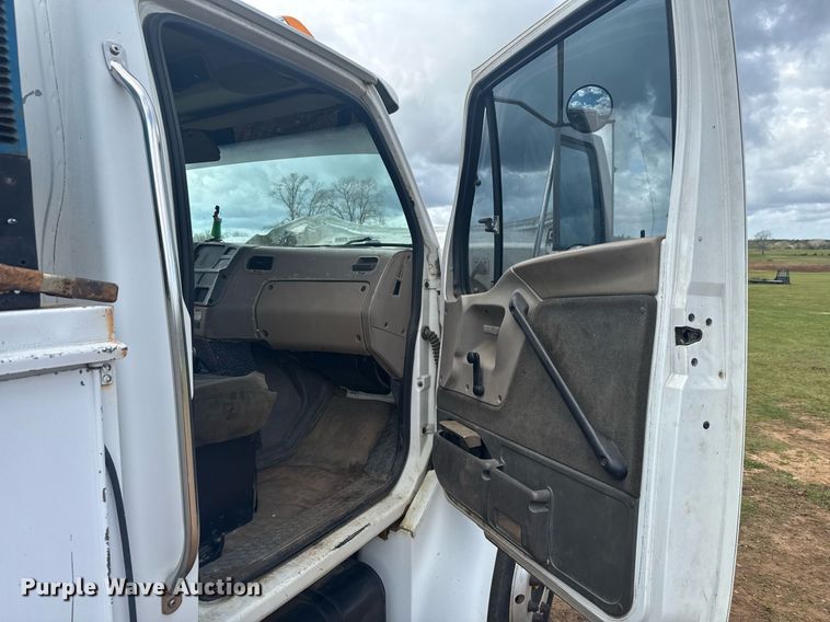 image for item EC3504 2002 Sterling Acterra utility / service truck