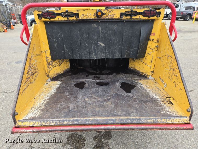 image for item EC4027 2011 Vermeer BC1800XL wood chipper