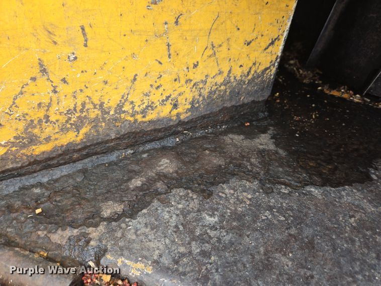 image for item EC4027 2011 Vermeer BC1800XL wood chipper