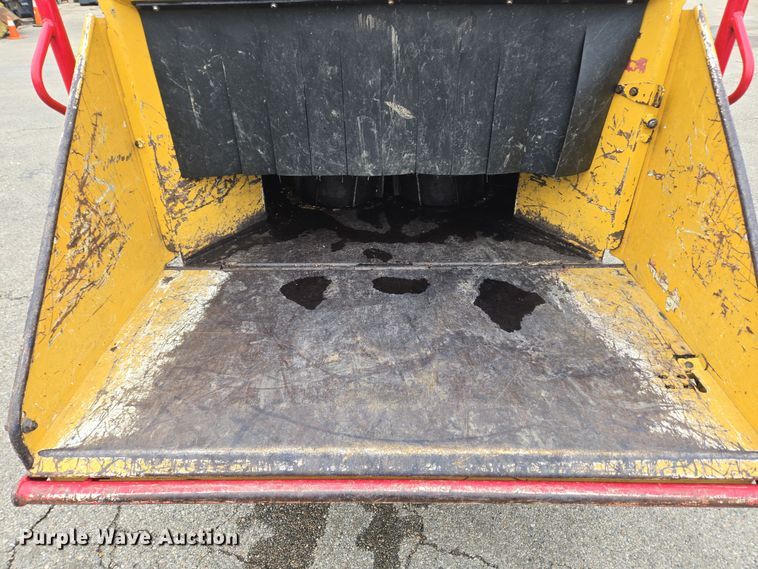 image for item EC4027 2011 Vermeer BC1800XL wood chipper