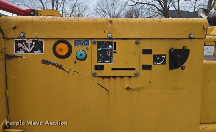 image for item EC4027 2011 Vermeer BC1800XL wood chipper