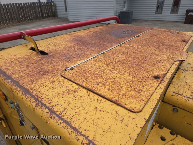 image for item EC4027 2011 Vermeer BC1800XL wood chipper