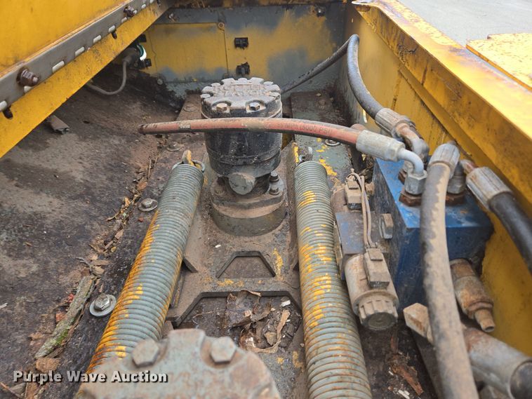 image for item EC4027 2011 Vermeer BC1800XL wood chipper