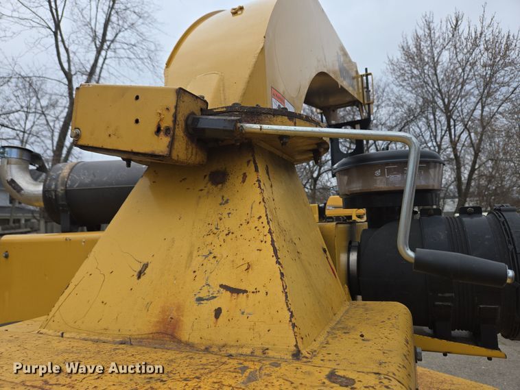 image for item EC4027 2011 Vermeer BC1800XL wood chipper