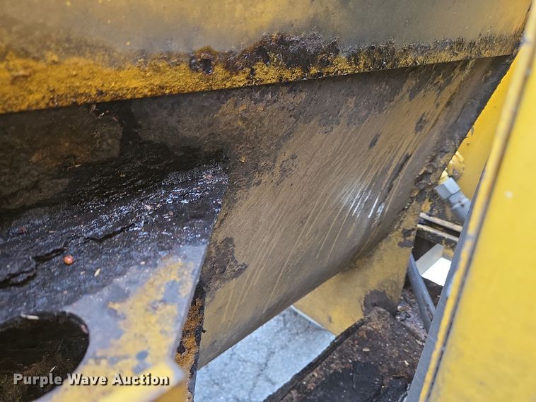 image for item EC4027 2011 Vermeer BC1800XL wood chipper