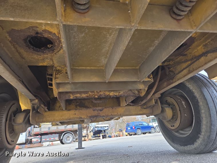 image for item EC4027 2011 Vermeer BC1800XL wood chipper