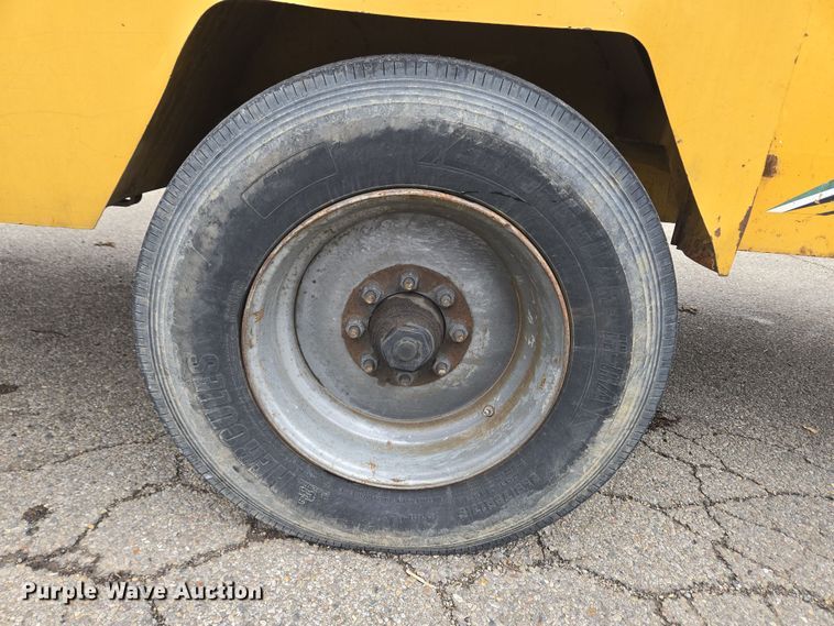 image for item EC4027 2011 Vermeer BC1800XL wood chipper