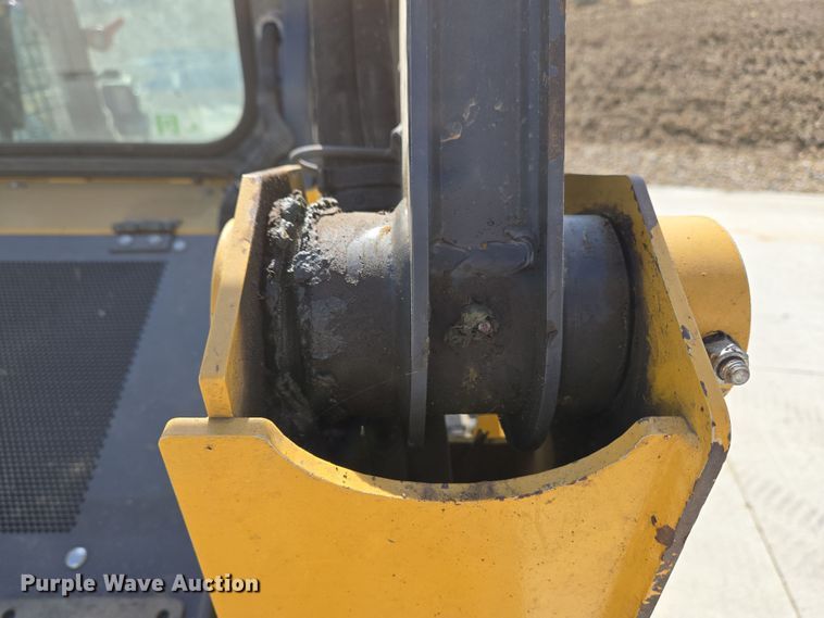 image for item EC4028 2018 John Deere 317G tracked skid steer loader