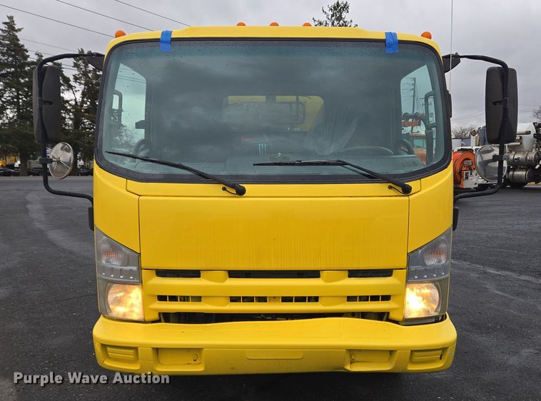image for item EC4030 2010 Isuzu NPR street sweeper truck