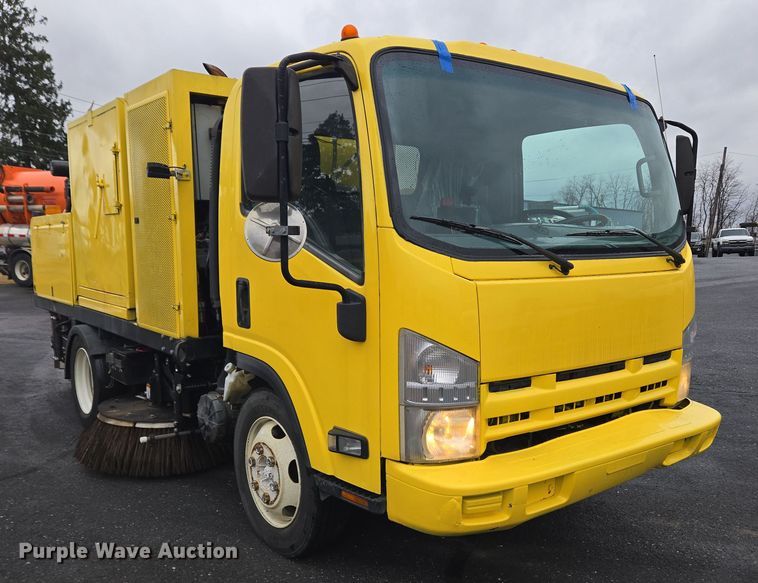 image for item EC4030 2010 Isuzu NPR street sweeper truck