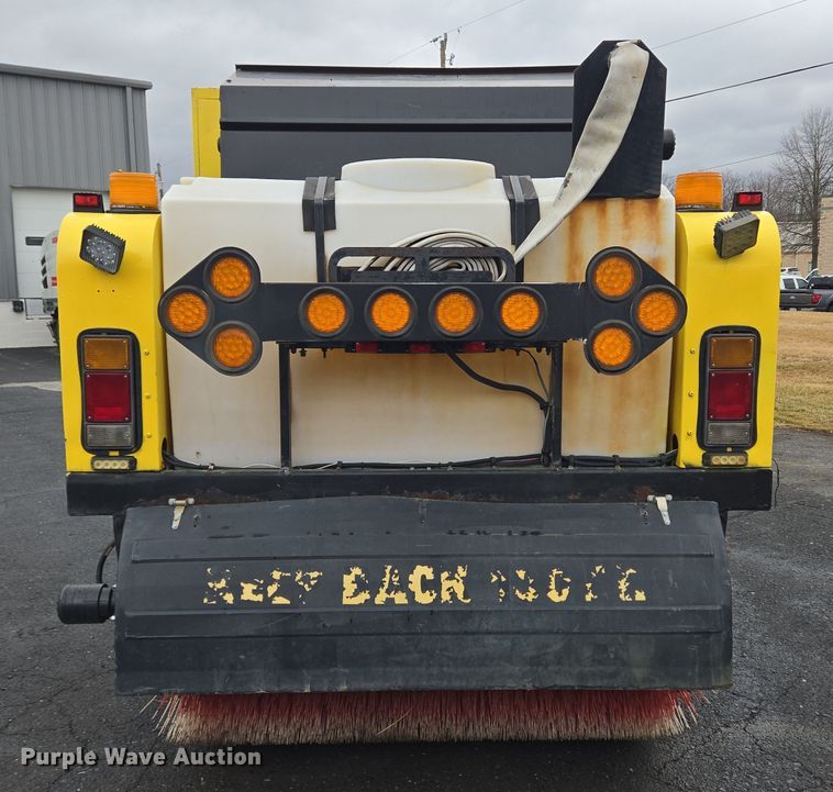 image for item EC4030 2010 Isuzu NPR street sweeper truck