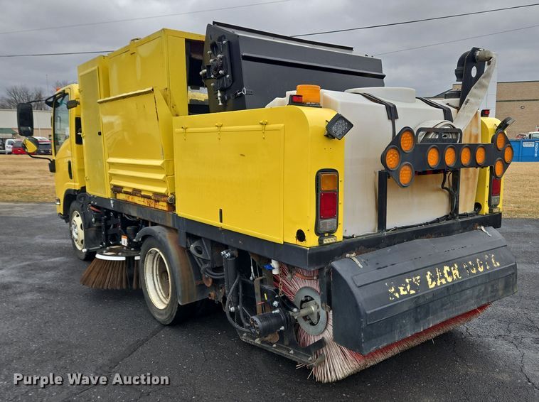 image for item EC4030 2010 Isuzu NPR street sweeper truck