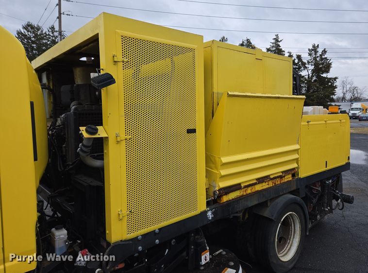 image for item EC4030 2010 Isuzu NPR street sweeper truck