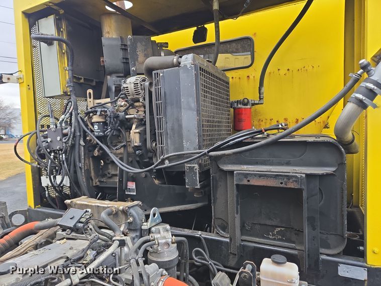 image for item EC4030 2010 Isuzu NPR street sweeper truck