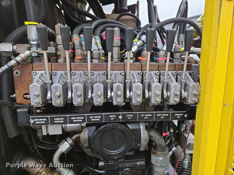 image for item EC4030 2010 Isuzu NPR street sweeper truck