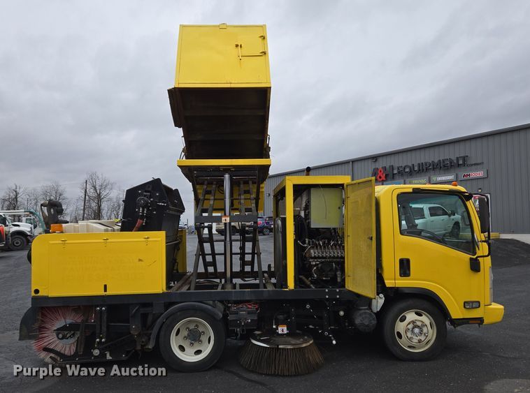 image for item EC4030 2010 Isuzu NPR street sweeper truck