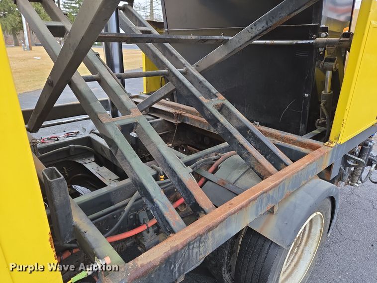 image for item EC4030 2010 Isuzu NPR street sweeper truck