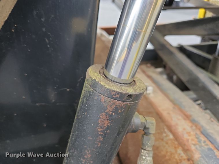 image for item EC4030 2010 Isuzu NPR street sweeper truck