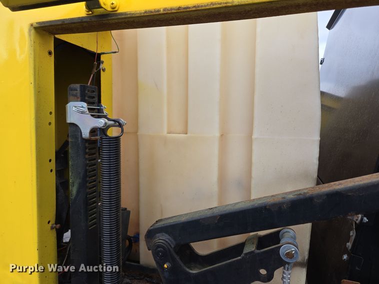 image for item EC4030 2010 Isuzu NPR street sweeper truck