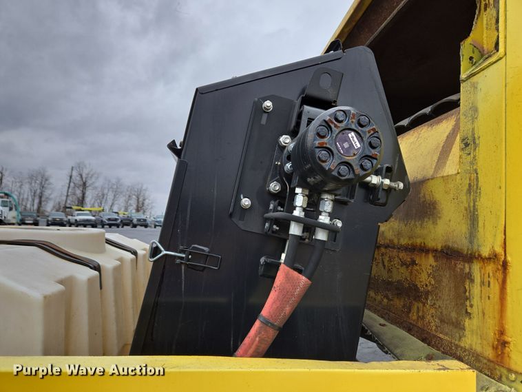 image for item EC4030 2010 Isuzu NPR street sweeper truck